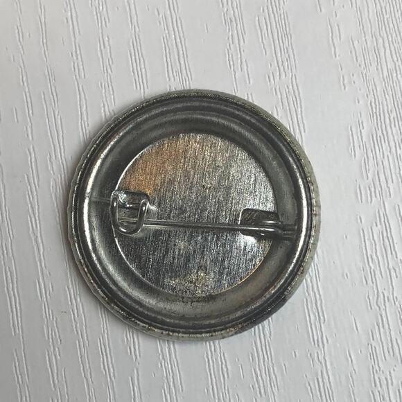 3/$15 🌻 The Walking Dead RIP Hershel Button Pin - Picture 4 of 5